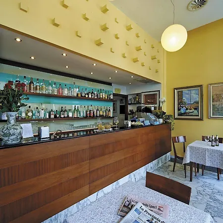 Отель Alberi 3*