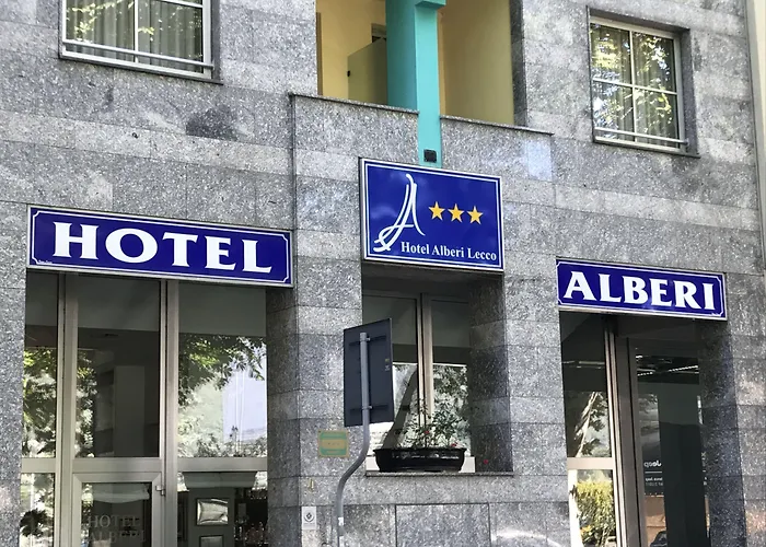 阿尔贝利酒店 3* 莱科