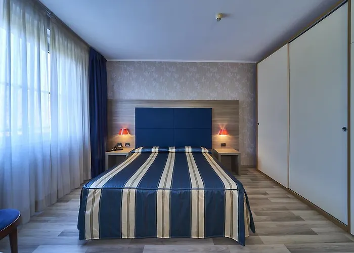 阿尔贝利酒店 3* 莱科