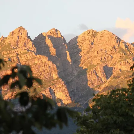 فندق ألبيري ليكو